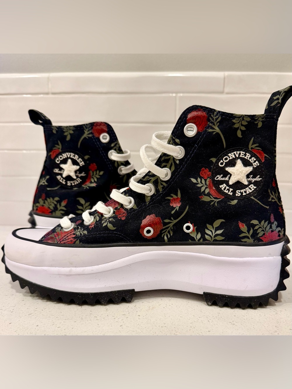 Converse One of a Kind Custom Platform Run Star Hike in Black and Red